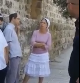 צפו: מוריה פרצה בבכי: "איך הם אומרים לי לא להתפלל"