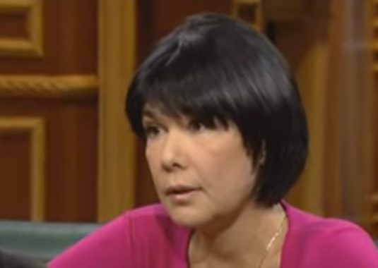 אכזבה בריו: "אני כרגע מפוטרת; מישהו רוצה לקחת אותי?"