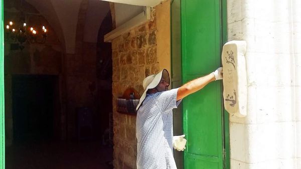 המענה למוסלמים: מזוזה חדשה במערת המכפלה