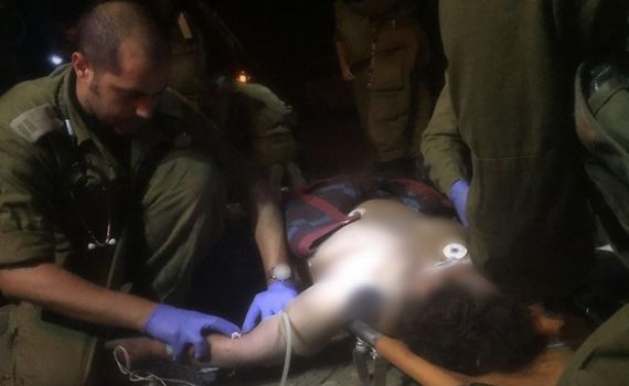 צפו: חובשים של צה"ל טיפלו ב-8 סורים פצועים