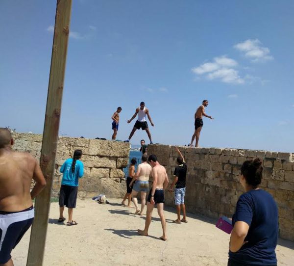 'שערוריה': הוחרם נשקו של חייל שהותקף ע"י ערבים