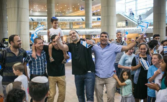 "נאלצנו להוריד את הכיפות, הפכו אותנו למטרה"