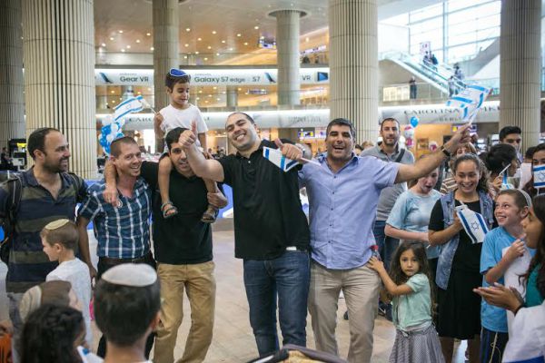 "נאלצנו להוריד את הכיפות, הפכו אותנו למטרה"