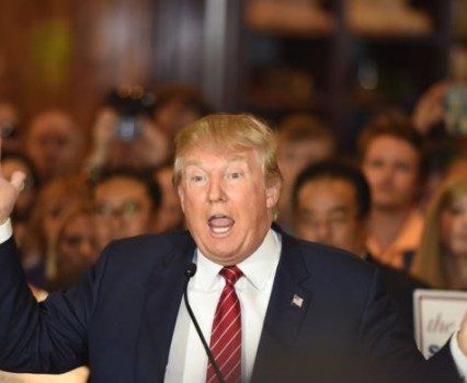 סערה בארה"ב: טראמפ קרא לפגיעה בקלינטון?