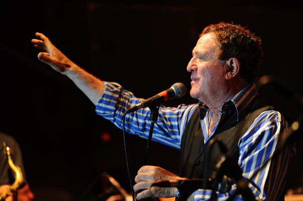 הכליזמרים ויהורם גאון כובשים את ירושלים