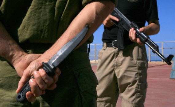 חייל נפצע בבטנו לאחר שחברו "בדק את השכפ"צ"