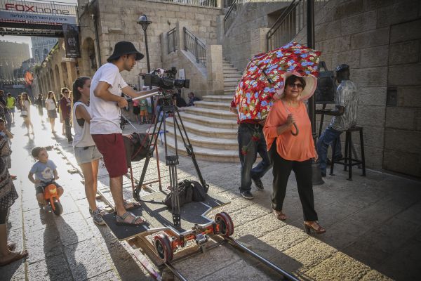 יש סיכוי לאהבה? דילמות של קולנוען סרוג