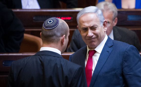 "בנט כבר לא בנגמ"ש הוא חופר מנהרות מתחת לשלטון הליכוד"