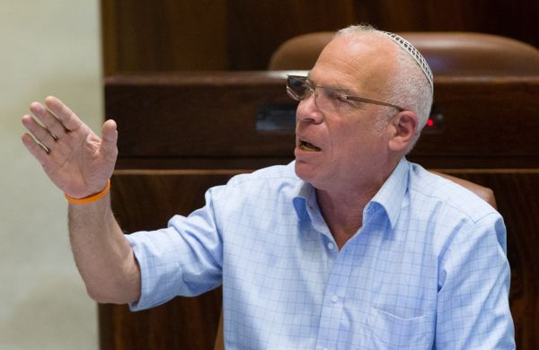 במהלך הסקירה לשרים; אריאל תקף את דובר צה"ל