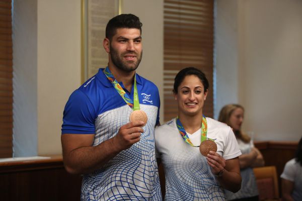 מה ההתלהבות מספורט? במה זה תרם לאנושות?