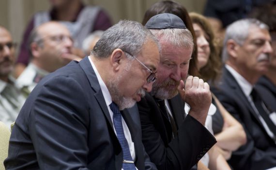 ליברמן נגד מנדלבליט: "הוא יועץ ולא בית משפט עליון"