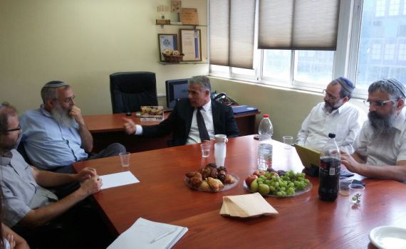 לפיד עם רבני צהר: "יש צורך בחוזה ישראלי חדש"