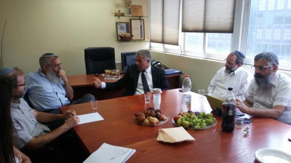 לפיד עם רבני צהר: "יש צורך בחוזה ישראלי חדש"