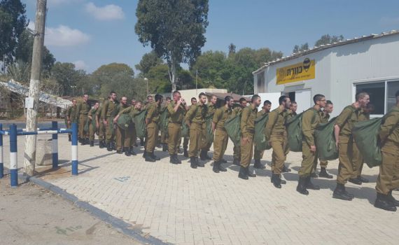 למרות ההסתה: 83 חרדים עלו על מדים