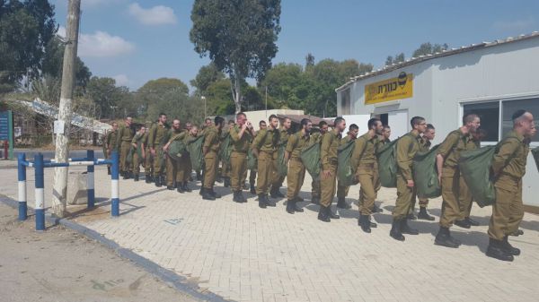 למרות ההסתה: 83 חרדים עלו על מדים