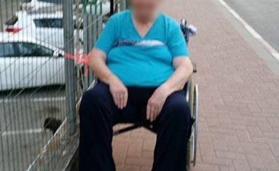 זוועה בתל אביב: הזקנה נקשרה לגדר 40 דקות