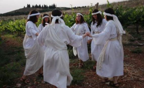 לא סיפרו לכם: למה חוגגים את ט"ו באב?