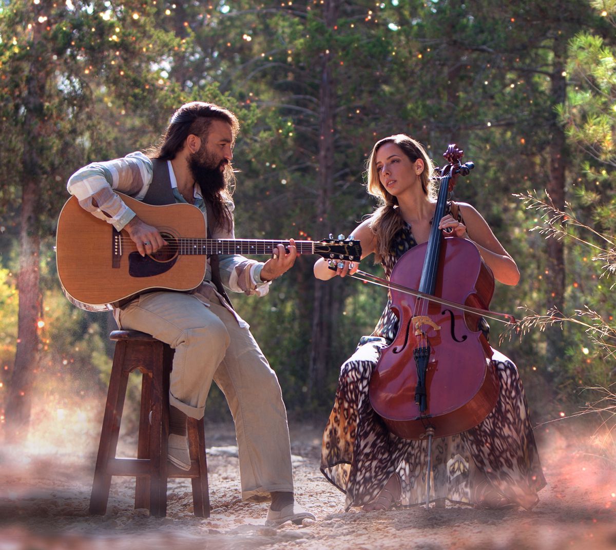 אביב בכר והדס קליינמן מופיעים ב'גולה'