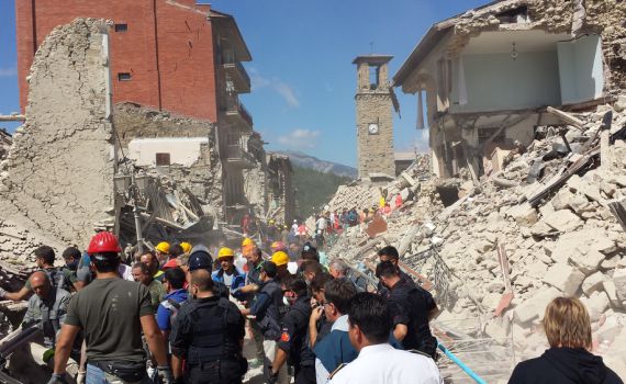 הרעש באיטליה: ילדה חולצה אחרי 17 שעות