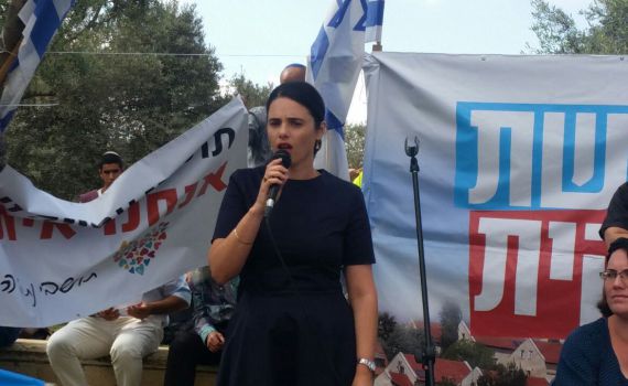 איילת שקד: "לא נראה פרשים עולים על עפרה"