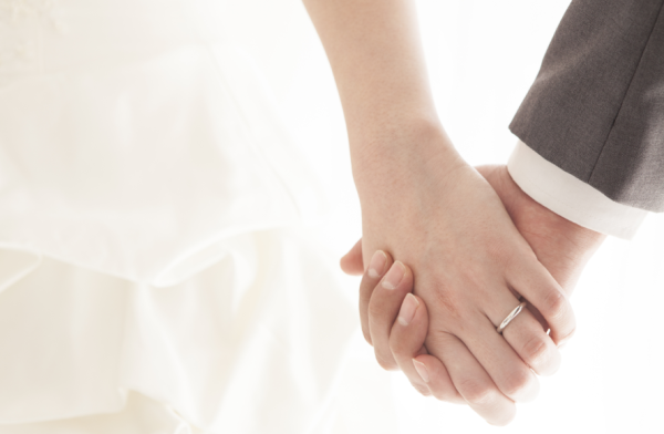 תוך חודש וחצי: איבד את אשתו והתארס עם גיסתו