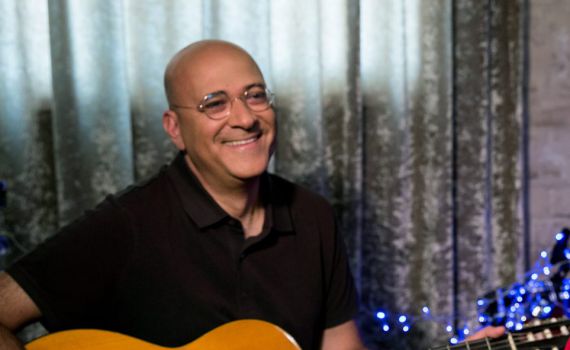 האזינו: יהורם גאון בביצוע חדש ל'אדרבה'