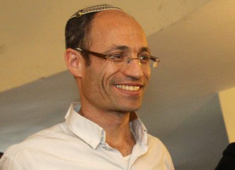 הכחיש וחזר לעבוד: דוידי פרל משדר עסקים כרגיל