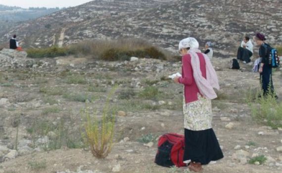 רגע לפני ר"ה: בואי לשחזר את תפילת חנה בשילה