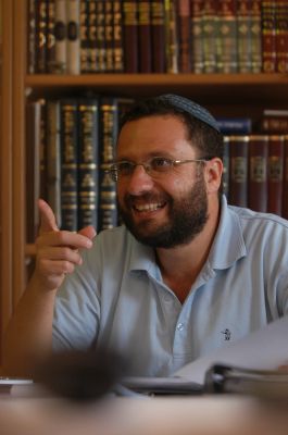 ה'סקר' של נעם פדרמן: מי מגיע להלוויה של פרס