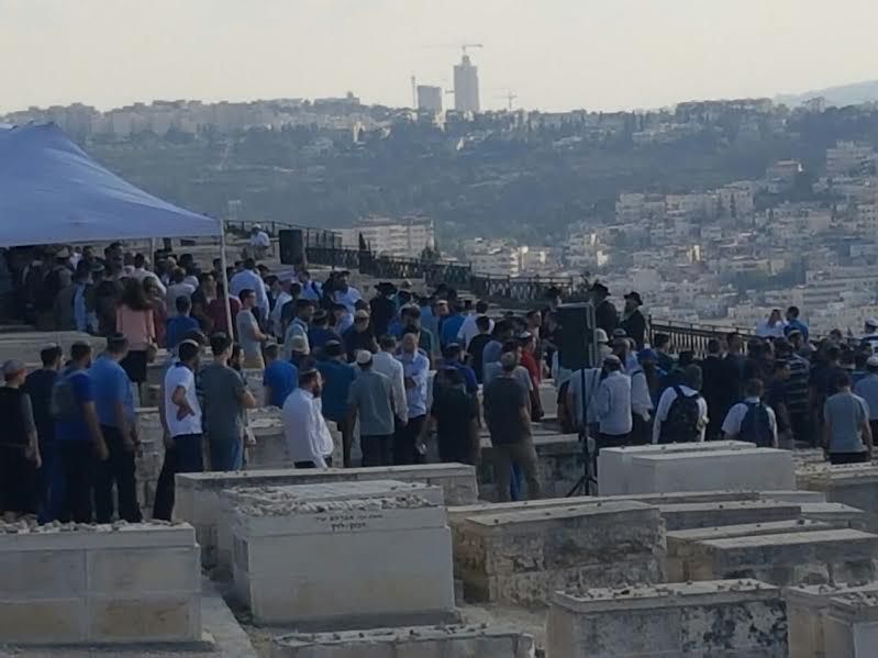 הרב יהושע שפירא ואביתר בנאי על אותה במה