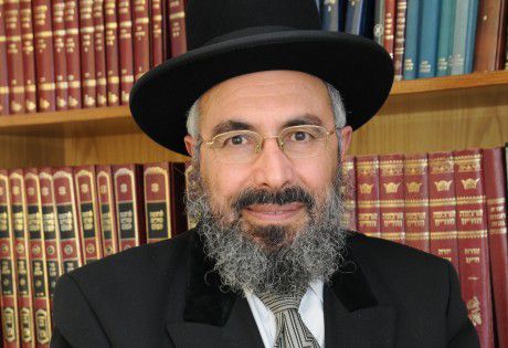 הרב ערוסי נגד בנט: "בועדת ביטון אין אנשי תורה"