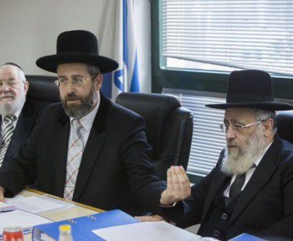 "הרב הראשי לא אוכל את הכשרות שהוא נותן"