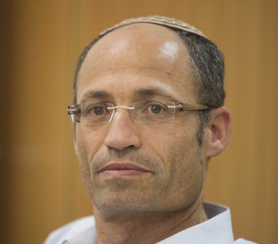 ייאלץ להתפטר? מליאת מועצת גוש עציון תדון בפרשת דוידי פרל