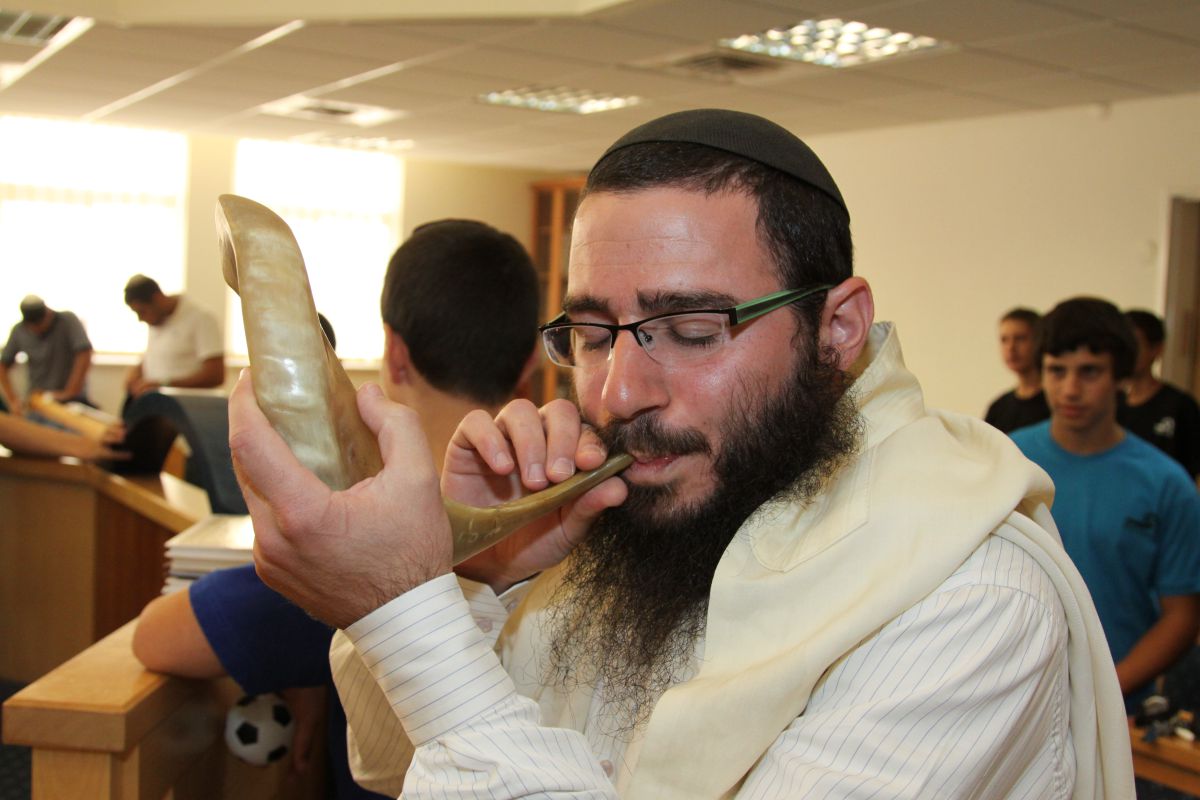 ימי סליחות: דיני חודש אלול לפי מנהגי כל העדות