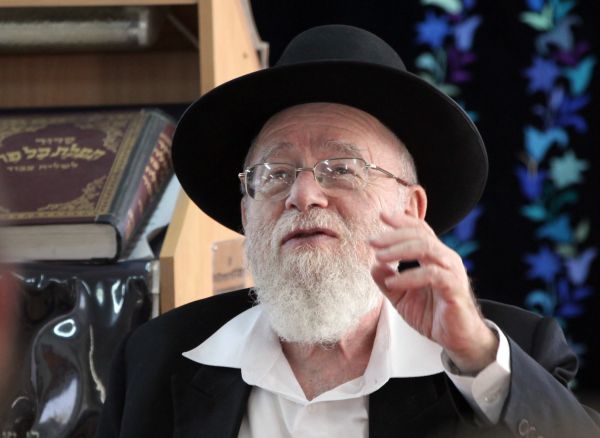 הרב ליאור מגיב לרב יוסף: מותר וצריך לעלות להר הבית