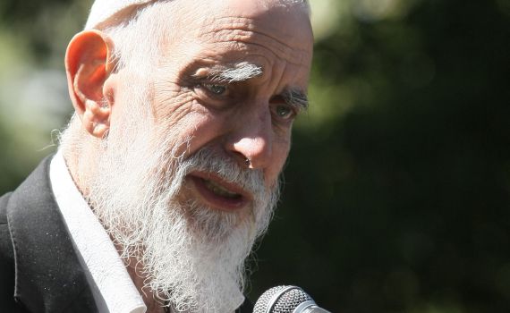 "אתה ואני ושמעון פרס אוהבים שלום עם הערבים"