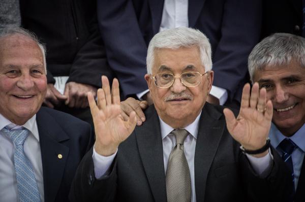 נחשף: ראש הרשות אבו מאזן היה סוכן של הק.ג.ב.