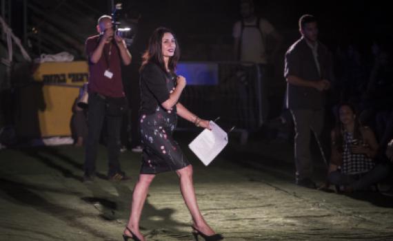 בגלל שיר: מירי רגב נטשה את האולם באמצע הטקס