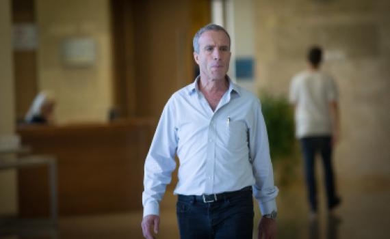 שטרן: "כיהודי חובש כיפה איני יכול לעבור לסדר היום"