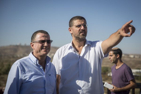 מרד בליכוד? 25 ח"כים דורשים הסדרה לעמונה