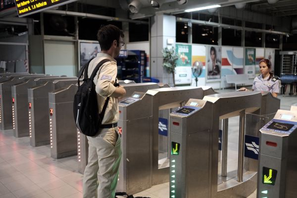 בניגוד להפחדות: "אין חייל אחד שממתין להסעה"