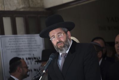 לפני שנה: הרב לאו שיבח את הרב שגיוריו נפסלו