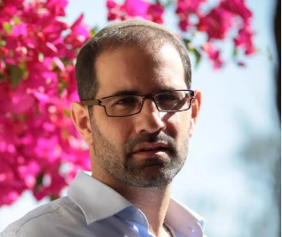 אמני ה'גולה': יוני גנוט