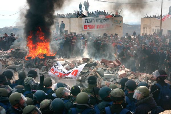 יום פינוי גוש קטיף: עמונה – תחילת התיקון