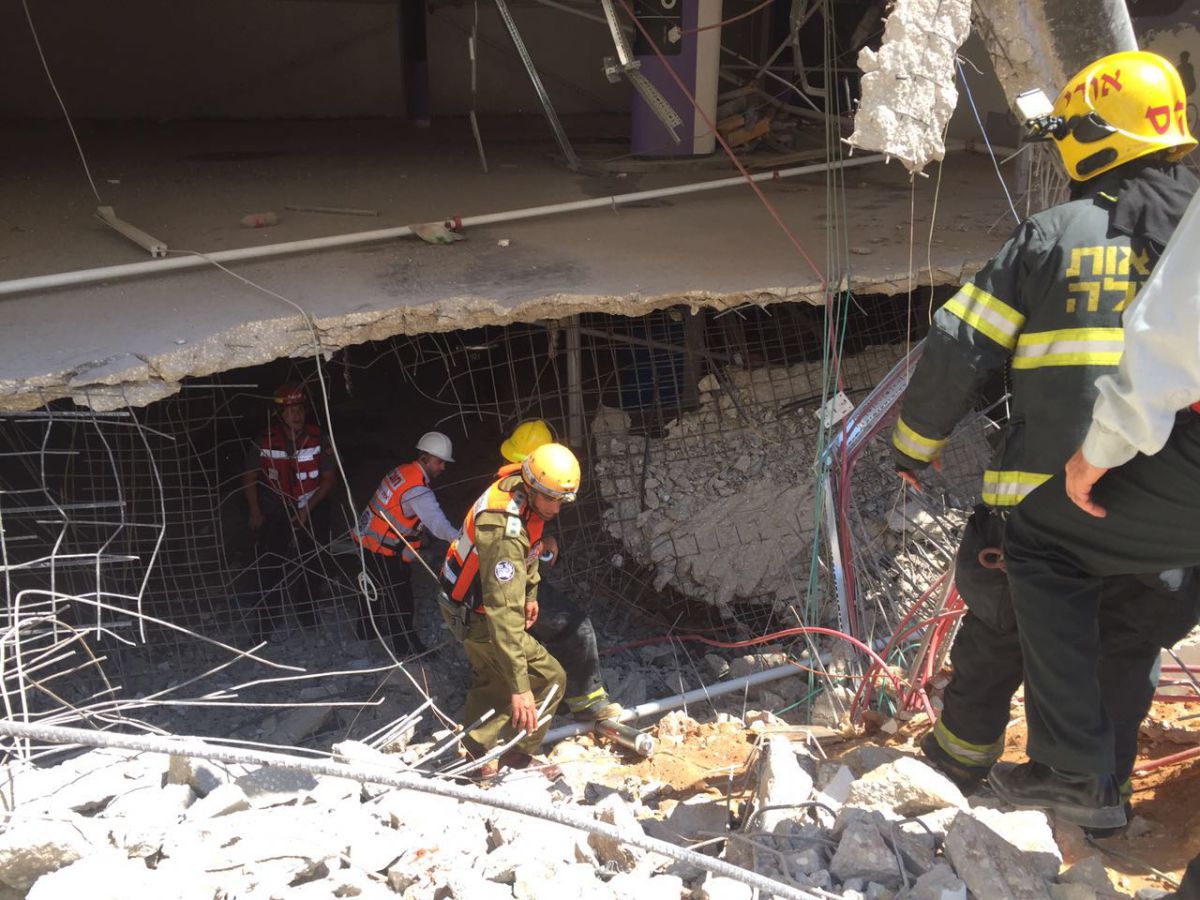 אסון בתל אביב: חניון קרס; 2 הרוגים ו-5 נעדרים