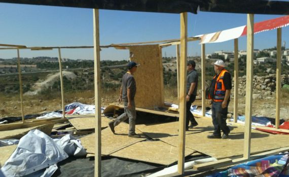 אלי בן דהן עוצר את הריסת הבתים ביו"ש