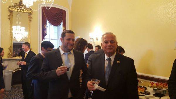 נלחמים בחרם: בקונגרס שתו יין מהשומרון