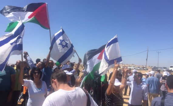 סיור הח"כים הותקף בידי פעילי שמאל ופלסטינים