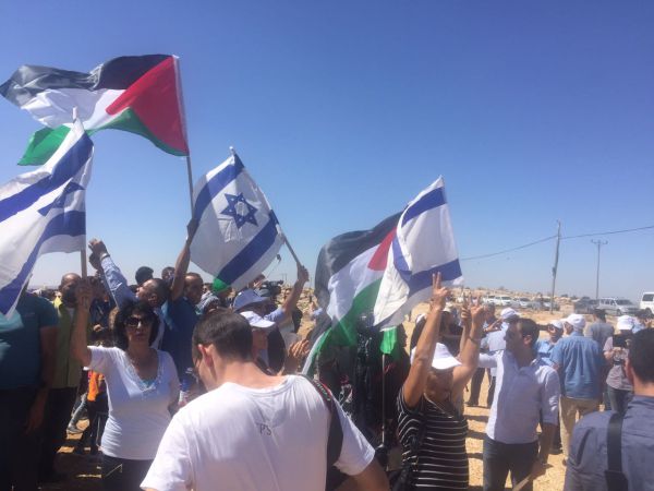 סיור הח"כים הותקף בידי פעילי שמאל ופלסטינים