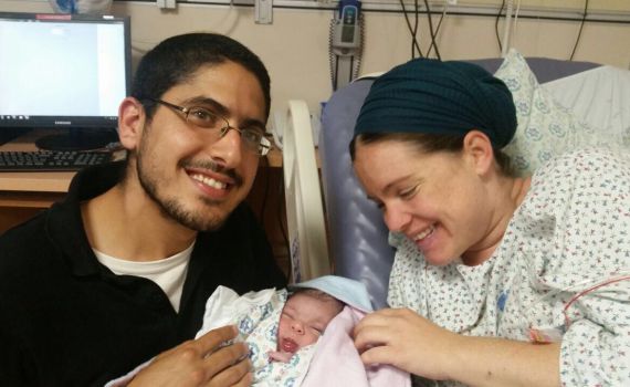 שנה אחרי שניצלה בנס מבקבוק תבערה – ילדה בן